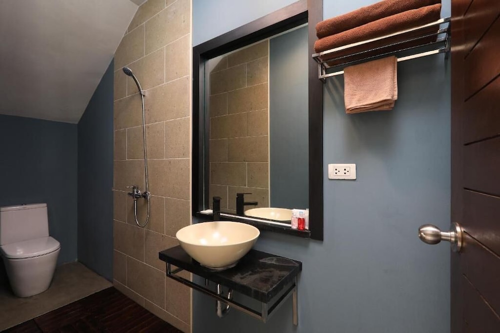 Tea Tree Spa Resort 78/82