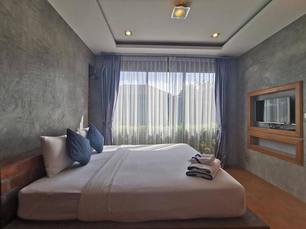 Baan Mee Phuket 9/55