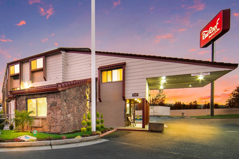 Ramada by Wyndham Medford Airport North 4/47