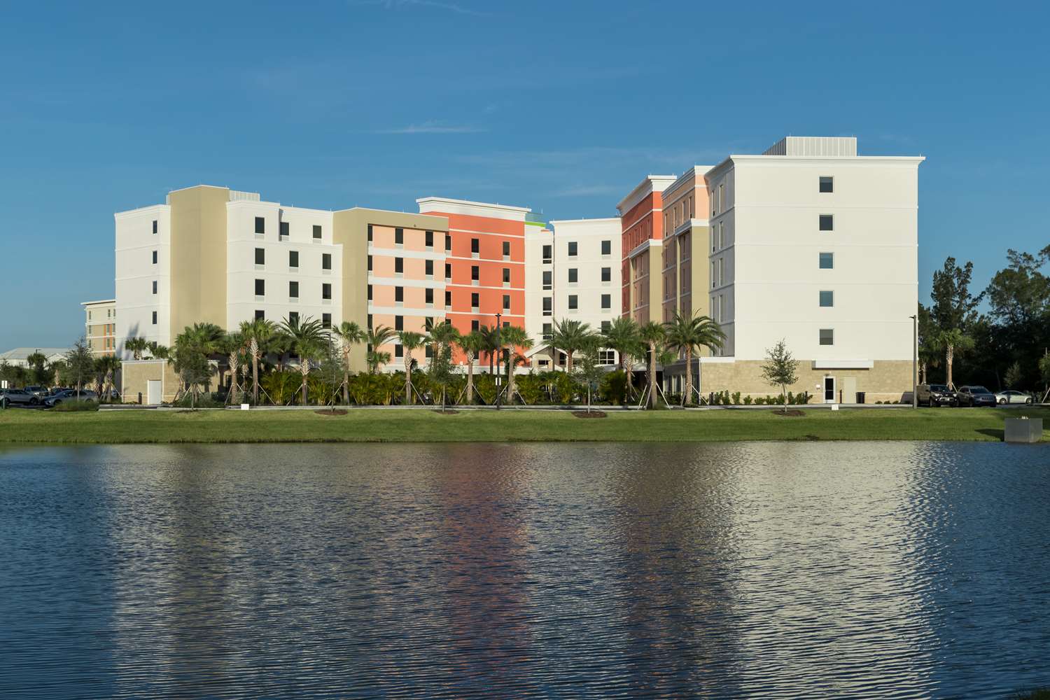 Hampton Inn Suites Cape Canaveral Cruise Port Fl 48/55
