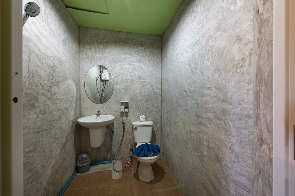 myPatong Social Hostel 49/50