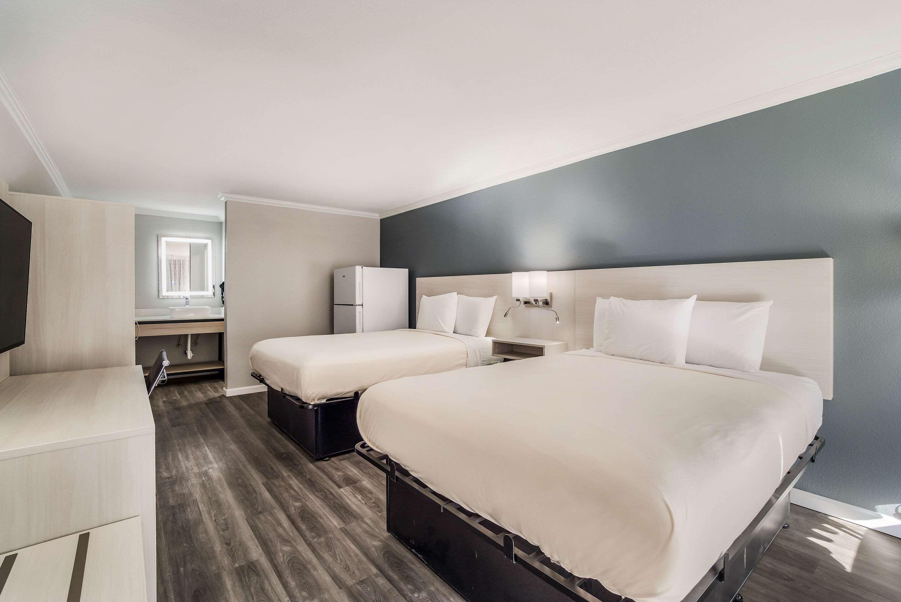 SUITE, 2 QUEEN BEDS