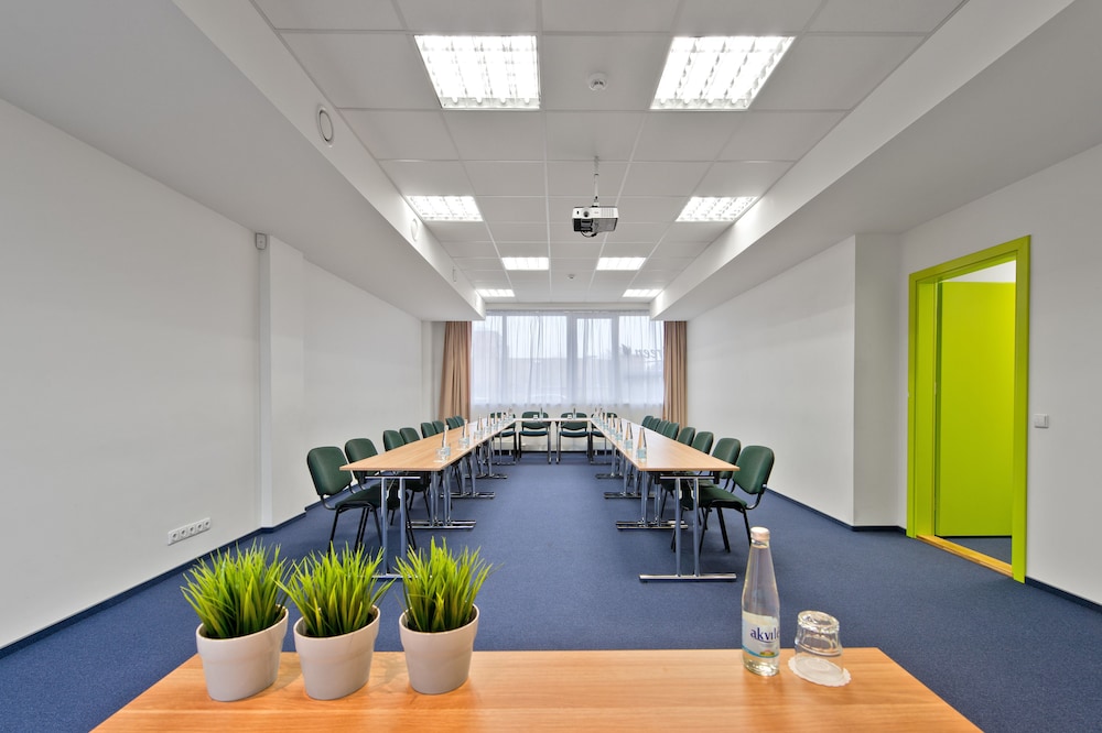 GREEN VILNIUS HOTEL 56/60