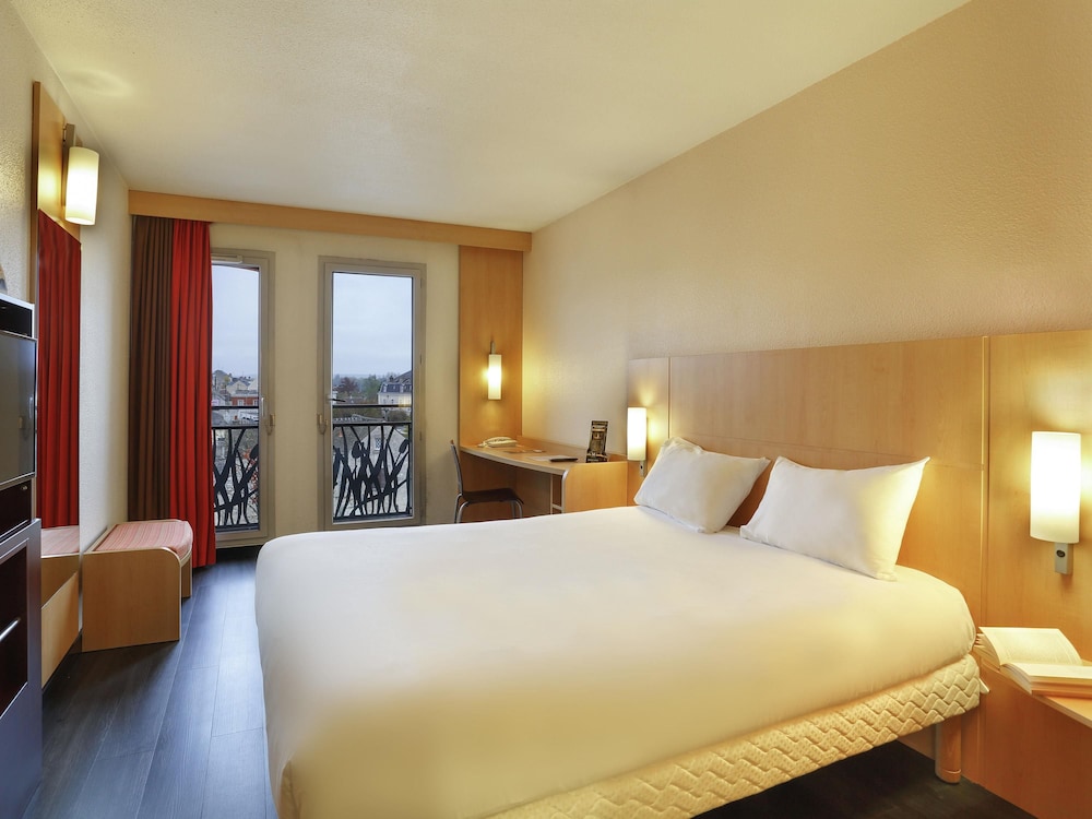 Ibis Etampes 26/69