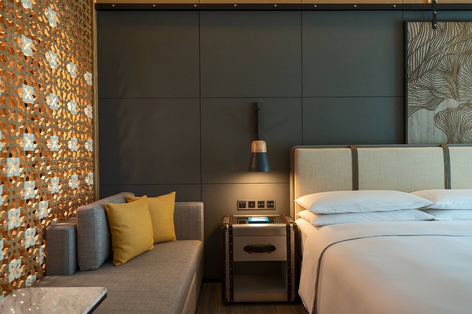 غرفة بسرير كينج بإطلالة على الحديقة بشرفة، Renaissance Xiamen Hotel 3/10