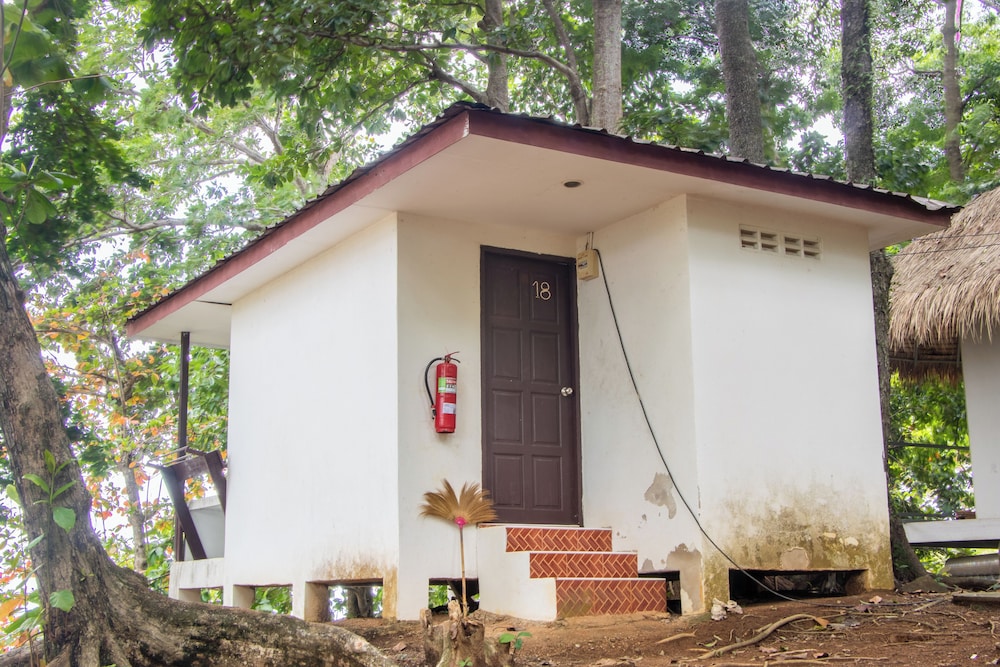 Cliff Cottage Resort 2/75