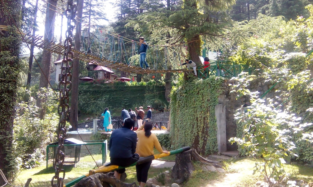 HERITAGE VILLAGE RESORT 68/77