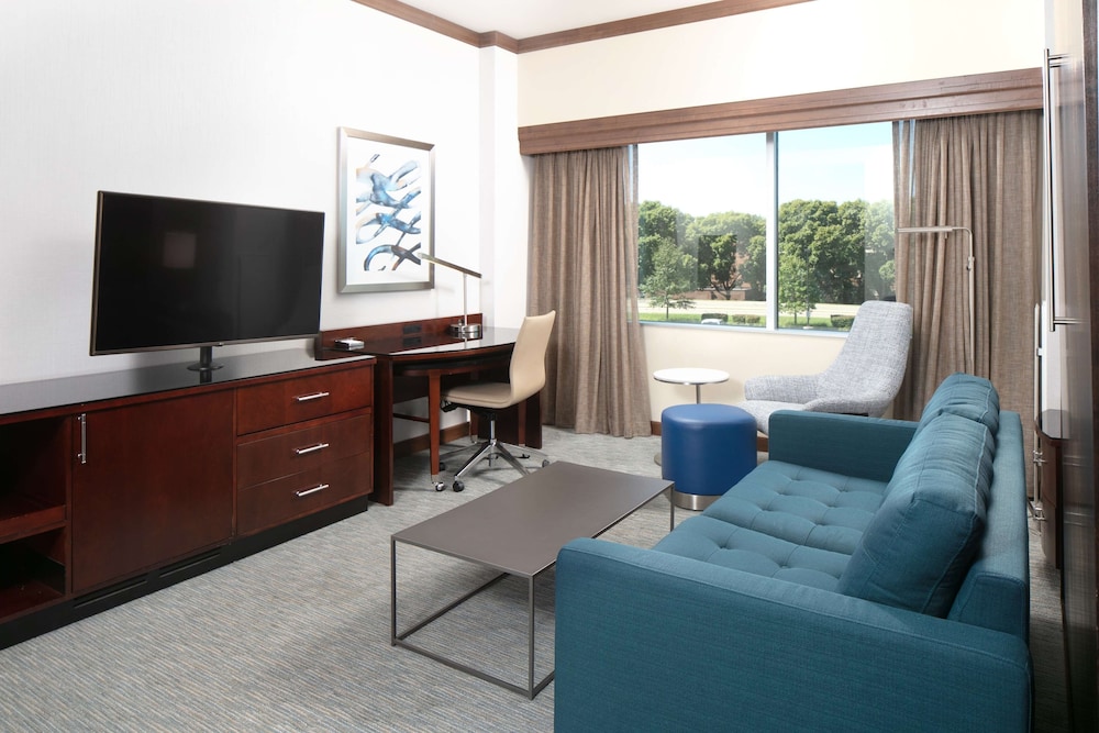 Hilton Minneapolis Bloomington 41/70