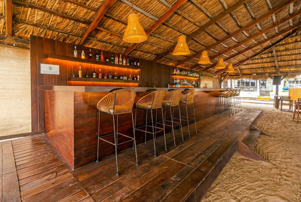 Artisan Family Hotels & Resort Collection Playa Esmeralda 65/79