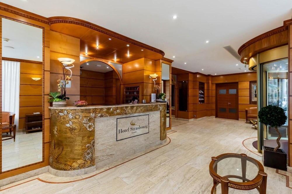 Lobby at Hotel le Square, GENEVA