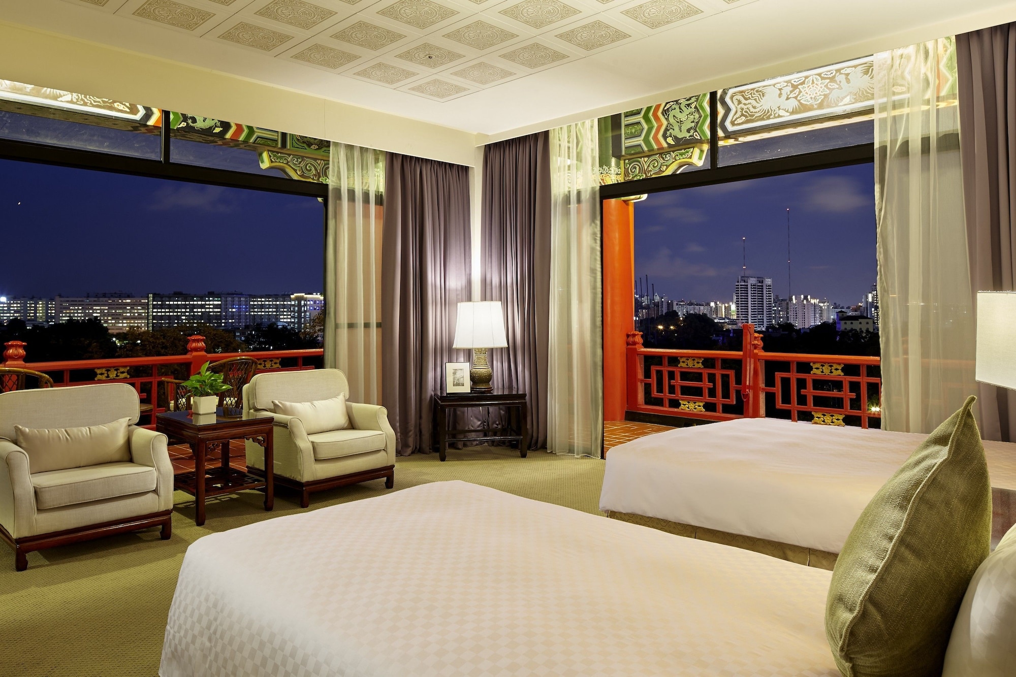 DELUXE, SUITE, CITY VIEW