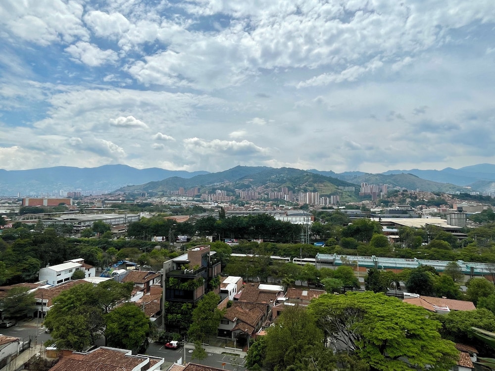 Hotel Santa Ana Medellin 47/53