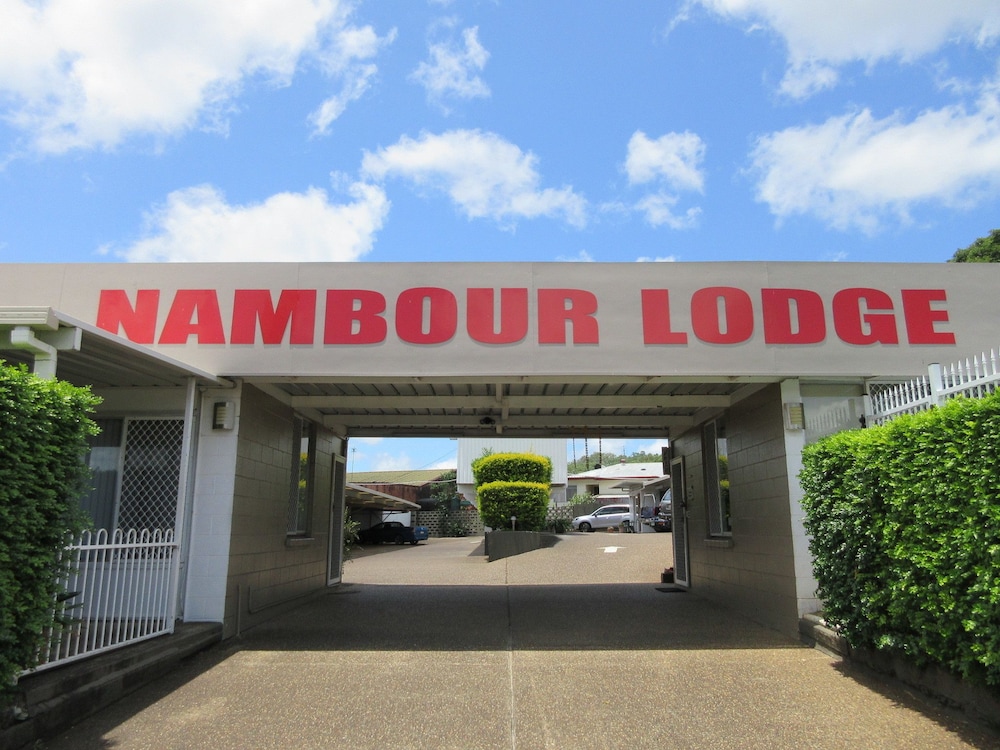 NAMBOUR LODGE MOTEL 25/37
