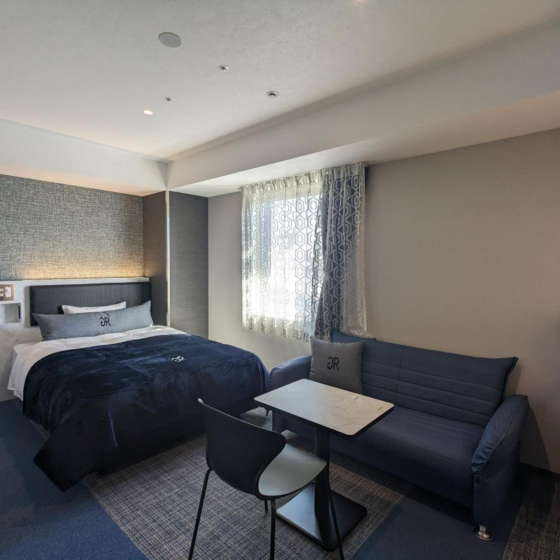 Universal, Double Bed