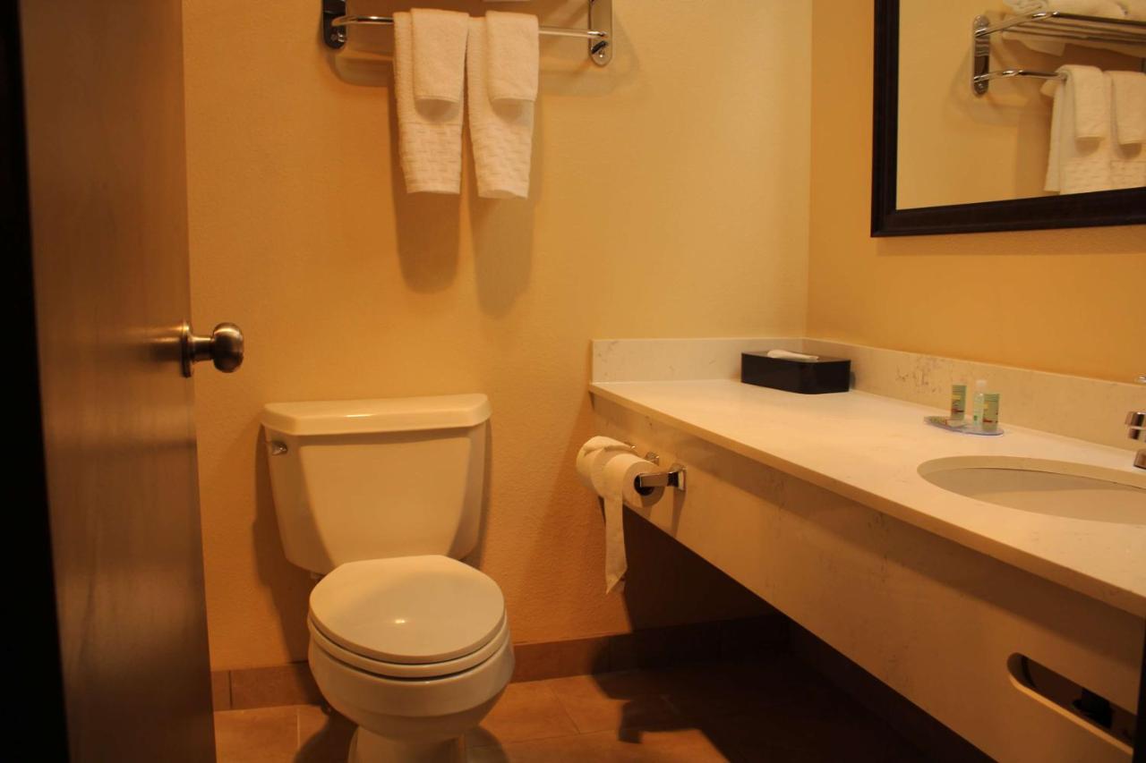 غرفة بسريرين كينج، Best Western Sunridge Inn & Conference Center 5/6