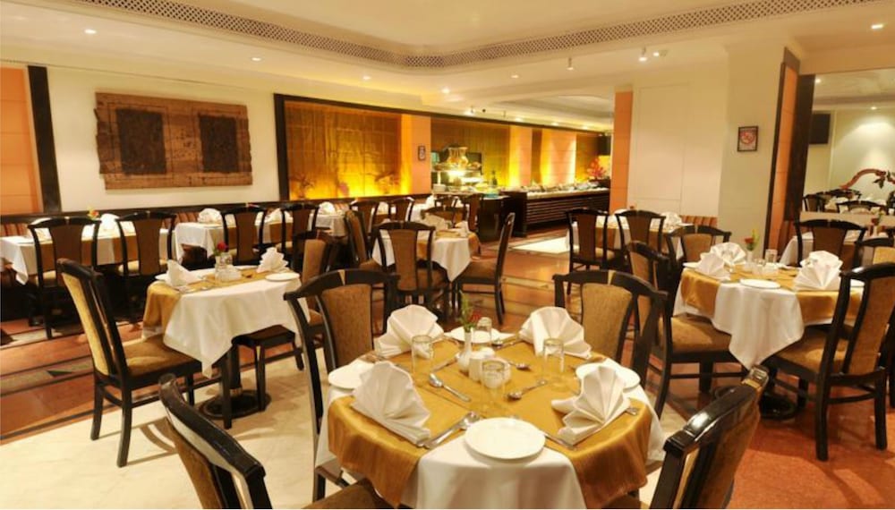 Fariyas Hotel Mumbai 35/50