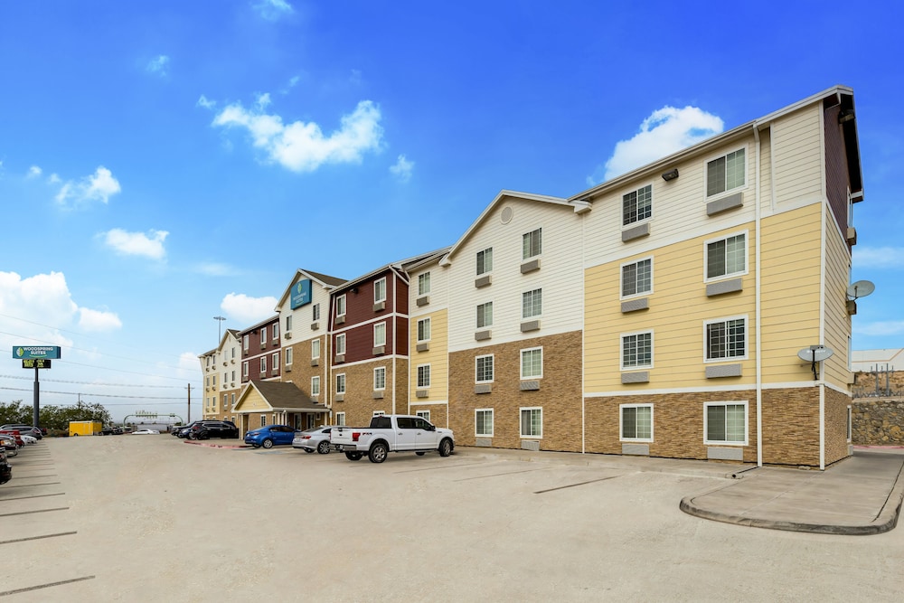 WoodSpring Suites El Paso I-10 Southeast 22/27