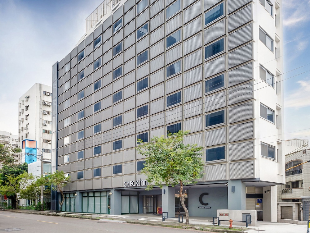 LUMI HOTEL 67/72