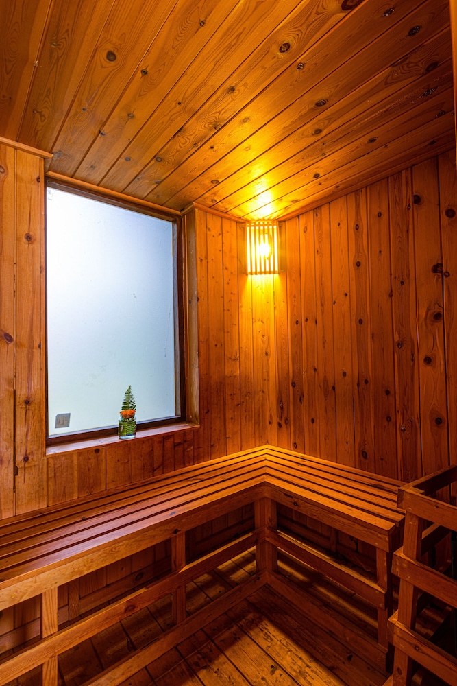 Chaarya Resort Spa By Chandrika 22/60
