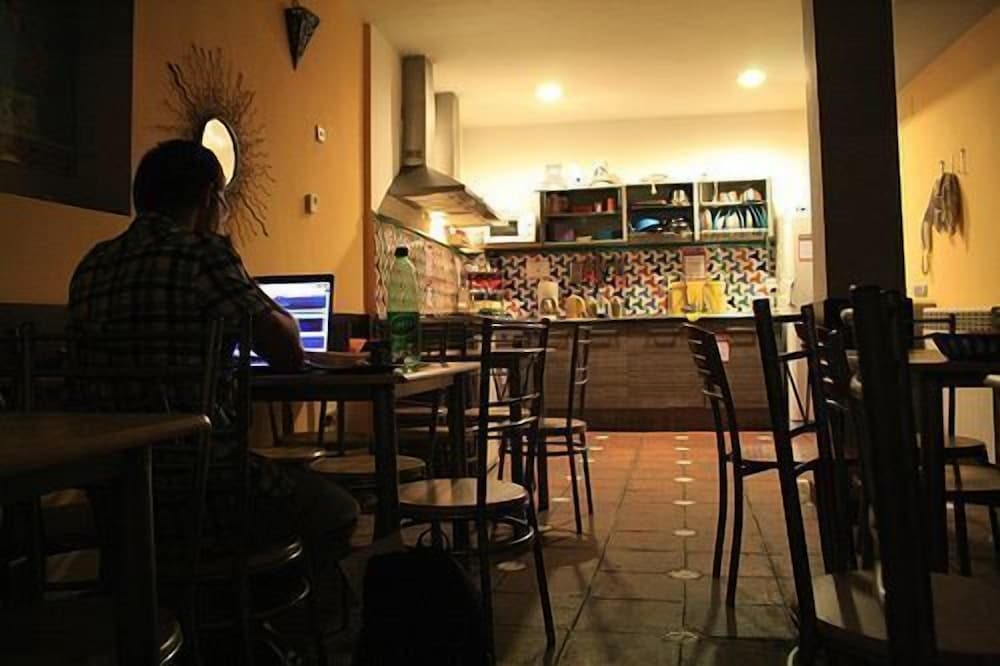 Oasis Backpackers Hostel Granada 39/50