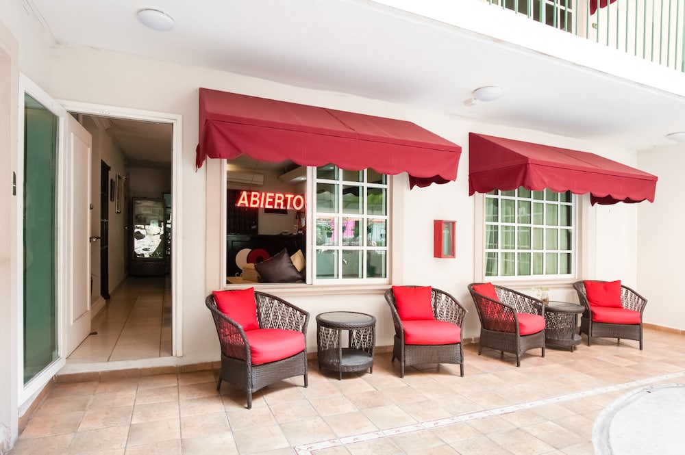 Boca Inn Hotel &amp; Suites 38/66