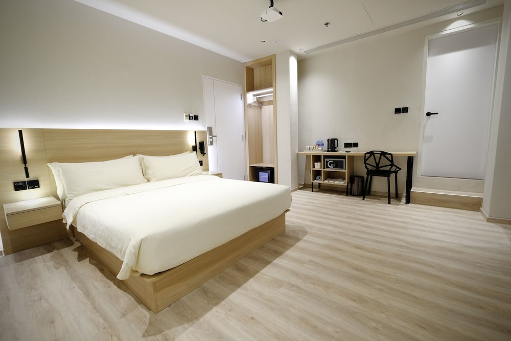 Rest Bugis Hotel 38/73