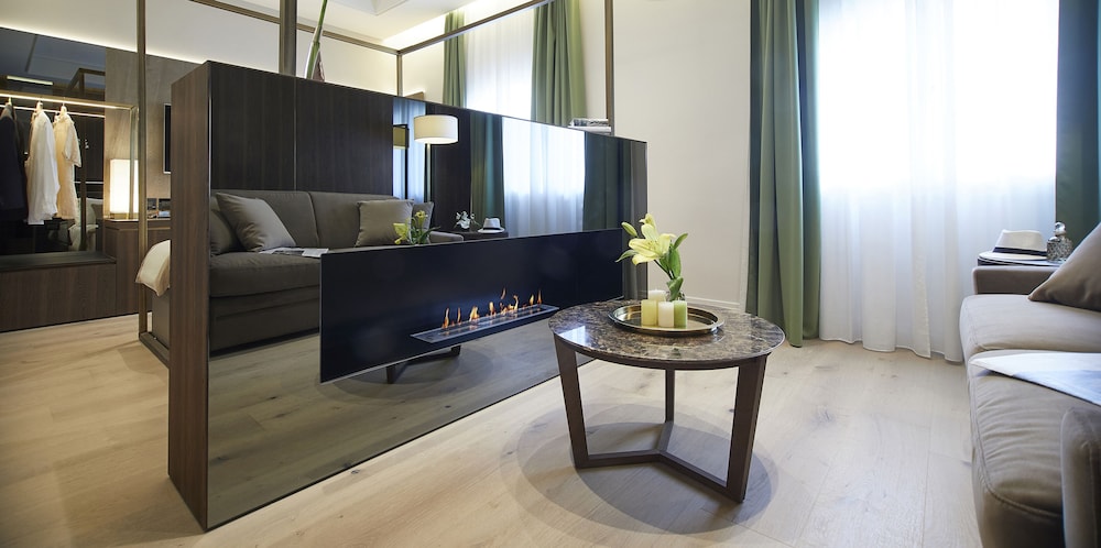 Messori Suites 52/68
