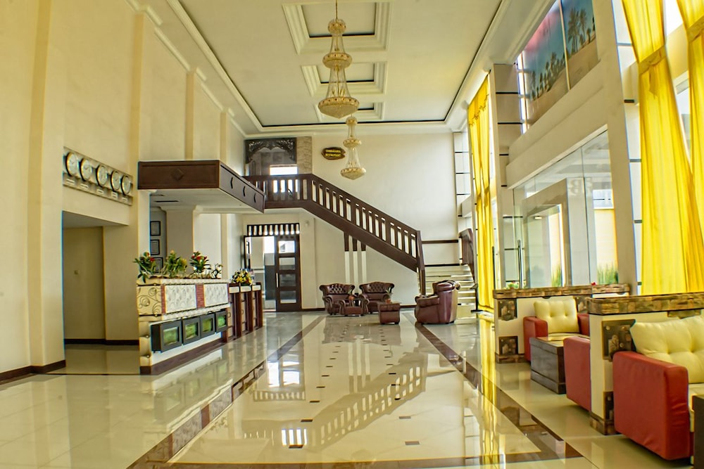 Grand City Batu Hotel 17/23
