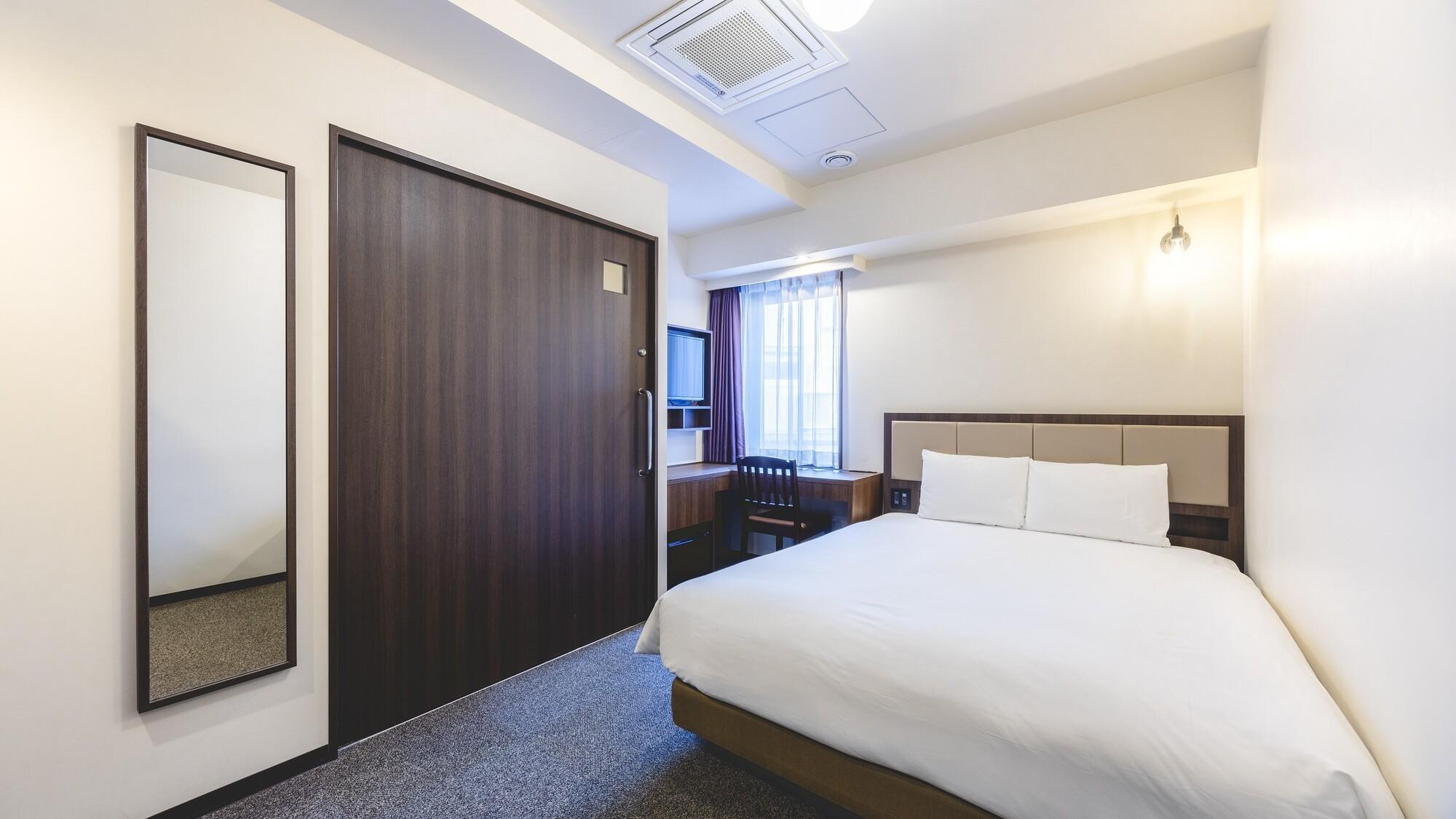 Universal, Double Bed