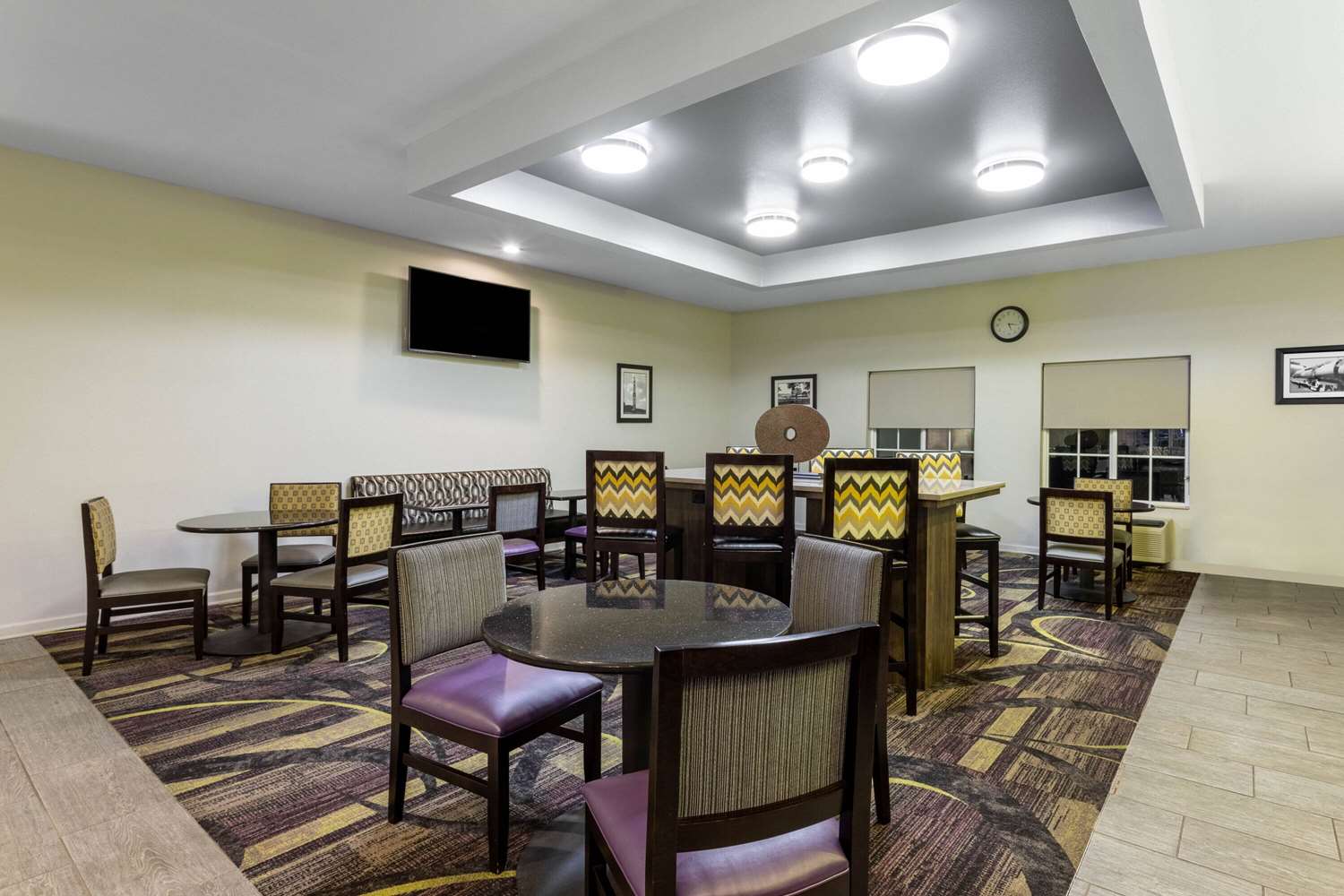 La Quinta Inn & Suites by Wyndham Huntsville Airport Madison 36/47