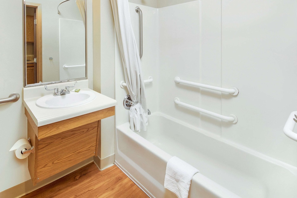 WoodSpring Suites Raleigh Apex 37/38