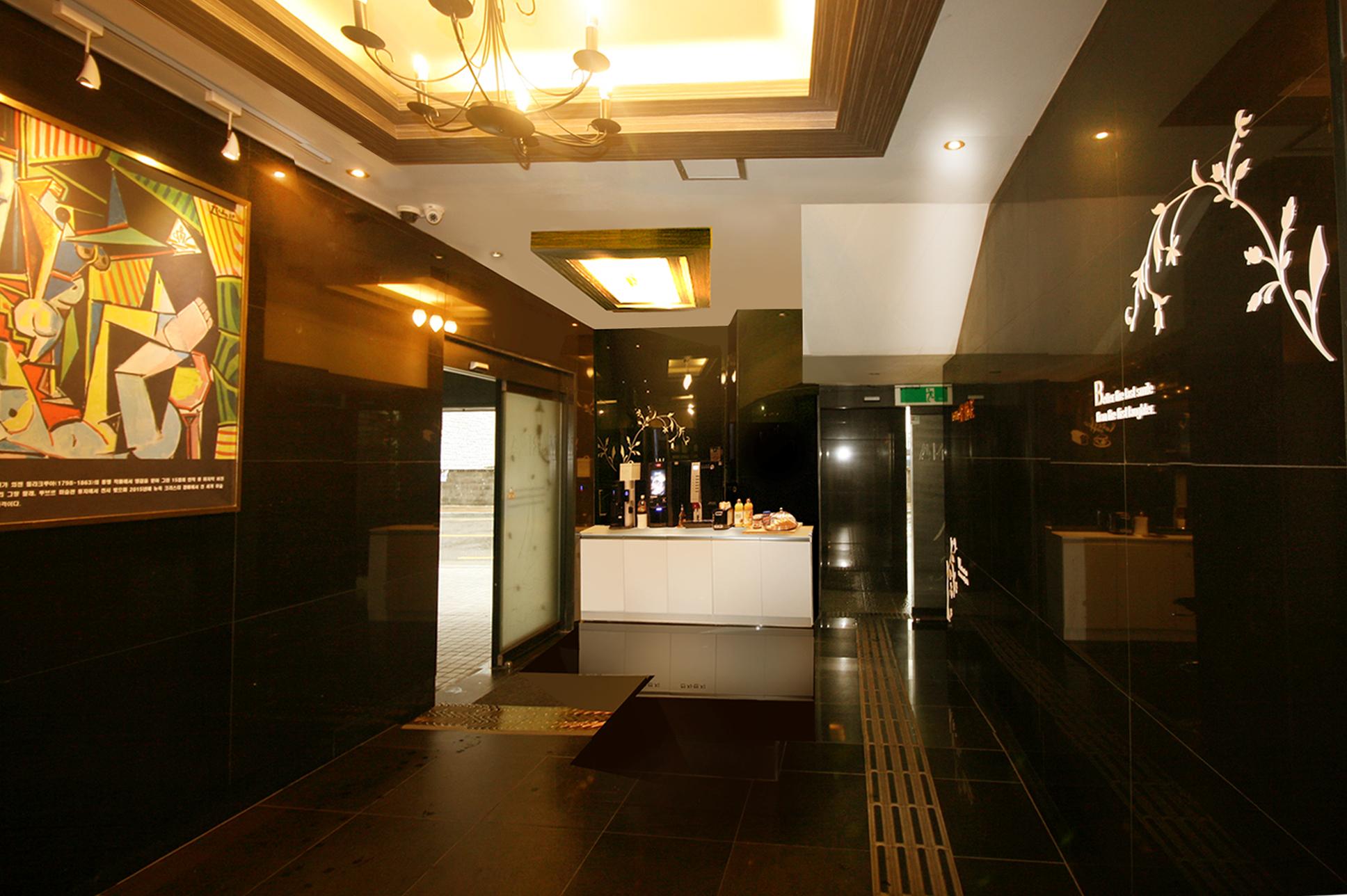 Hotel Orange 6/75