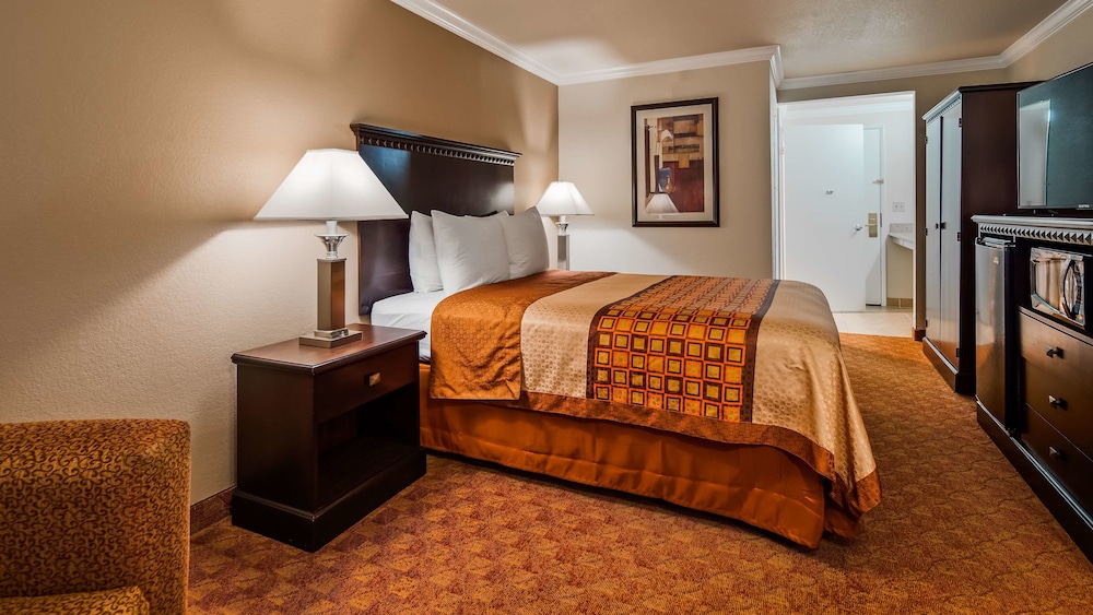 Lompoc Valley Inn and Suites 12/33