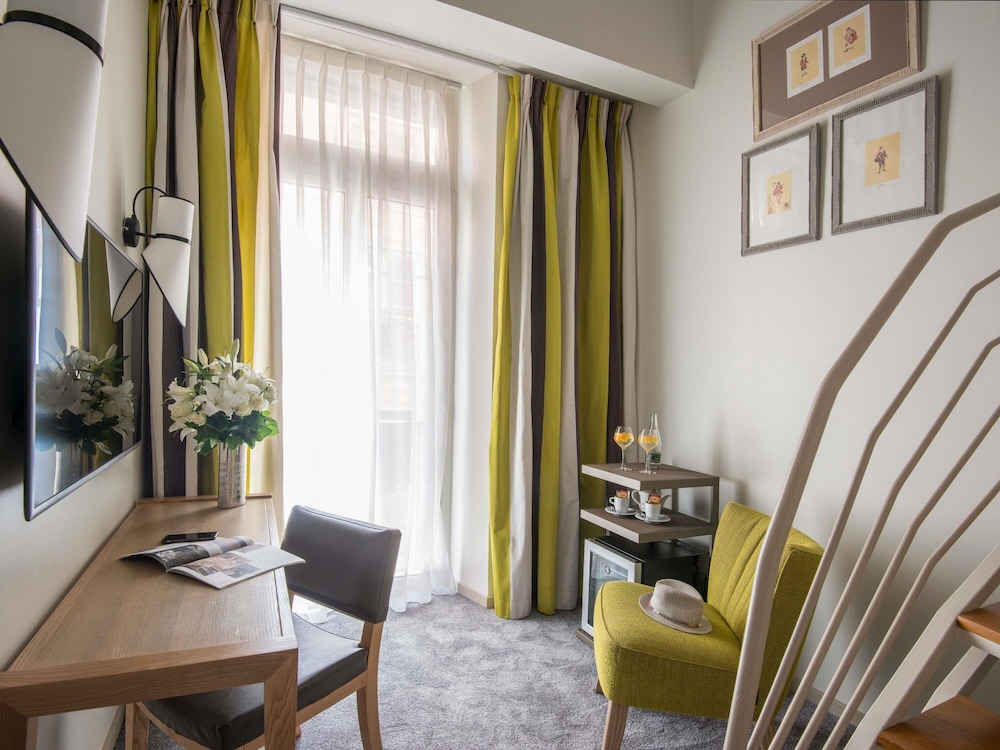 Mercure Nice Marche aux Fleurs Hotel 54/72