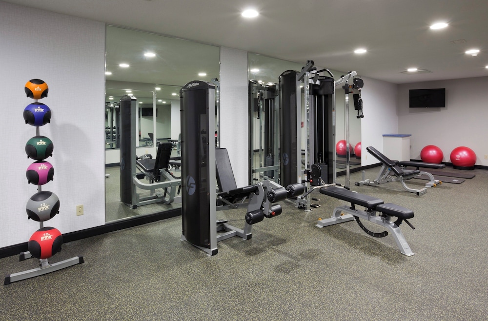 Holiday Inn Hotel Suites Maple Grove Nw Mpls Arbor Lks 43/76