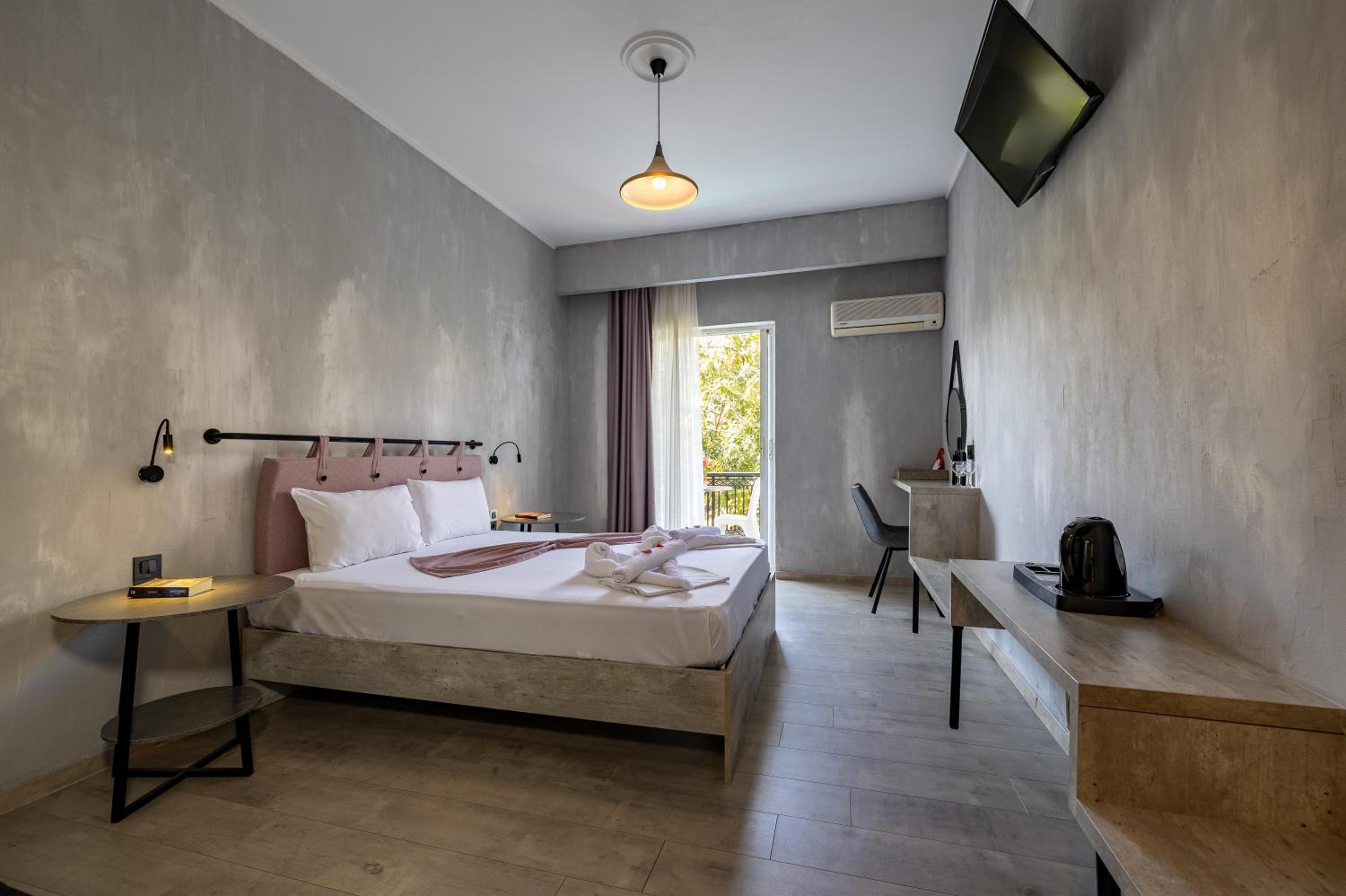 Cozy, Double Bed, Private Pool