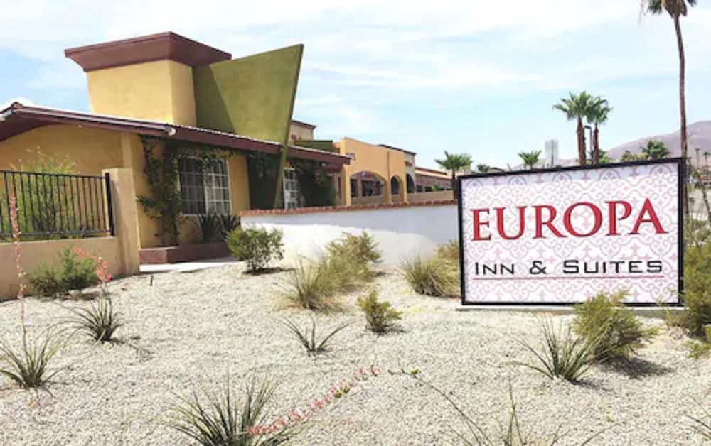 Europa Inn & Suites 5/40