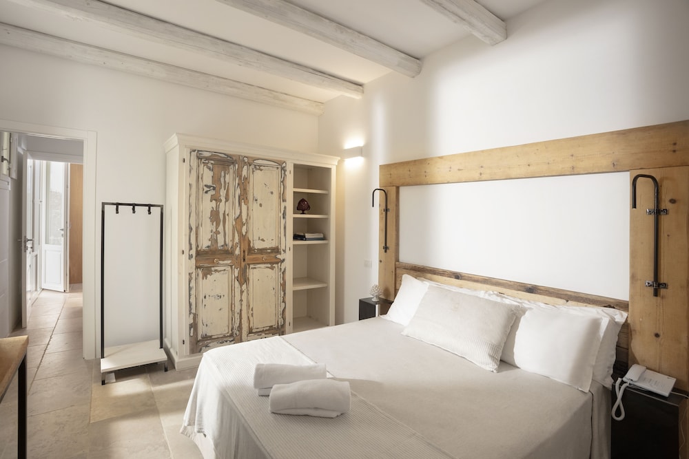 Superior, Suite, Murphy Bed, Queen Bed, Sofa
