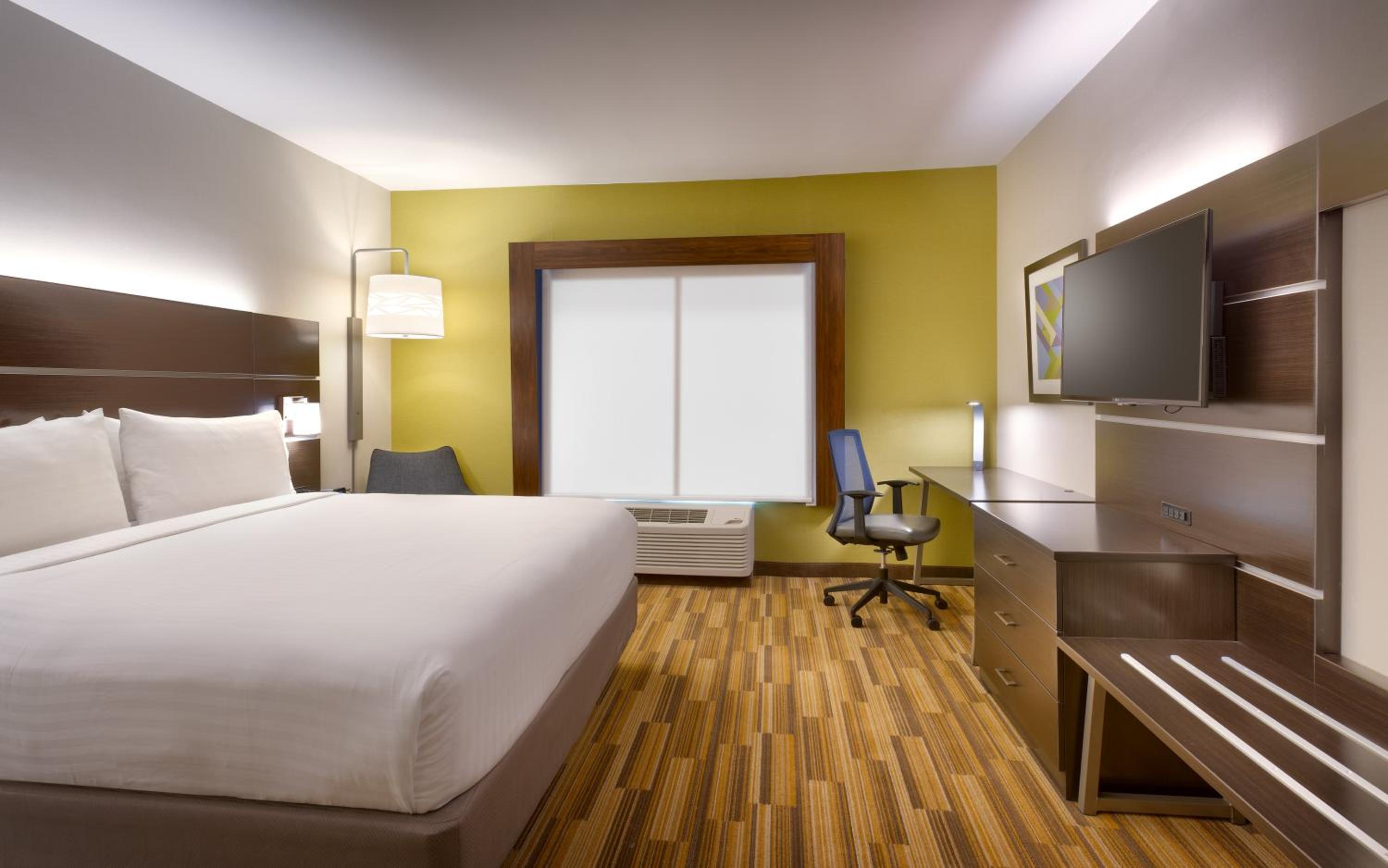 Deluxe, King Bed, Accessible