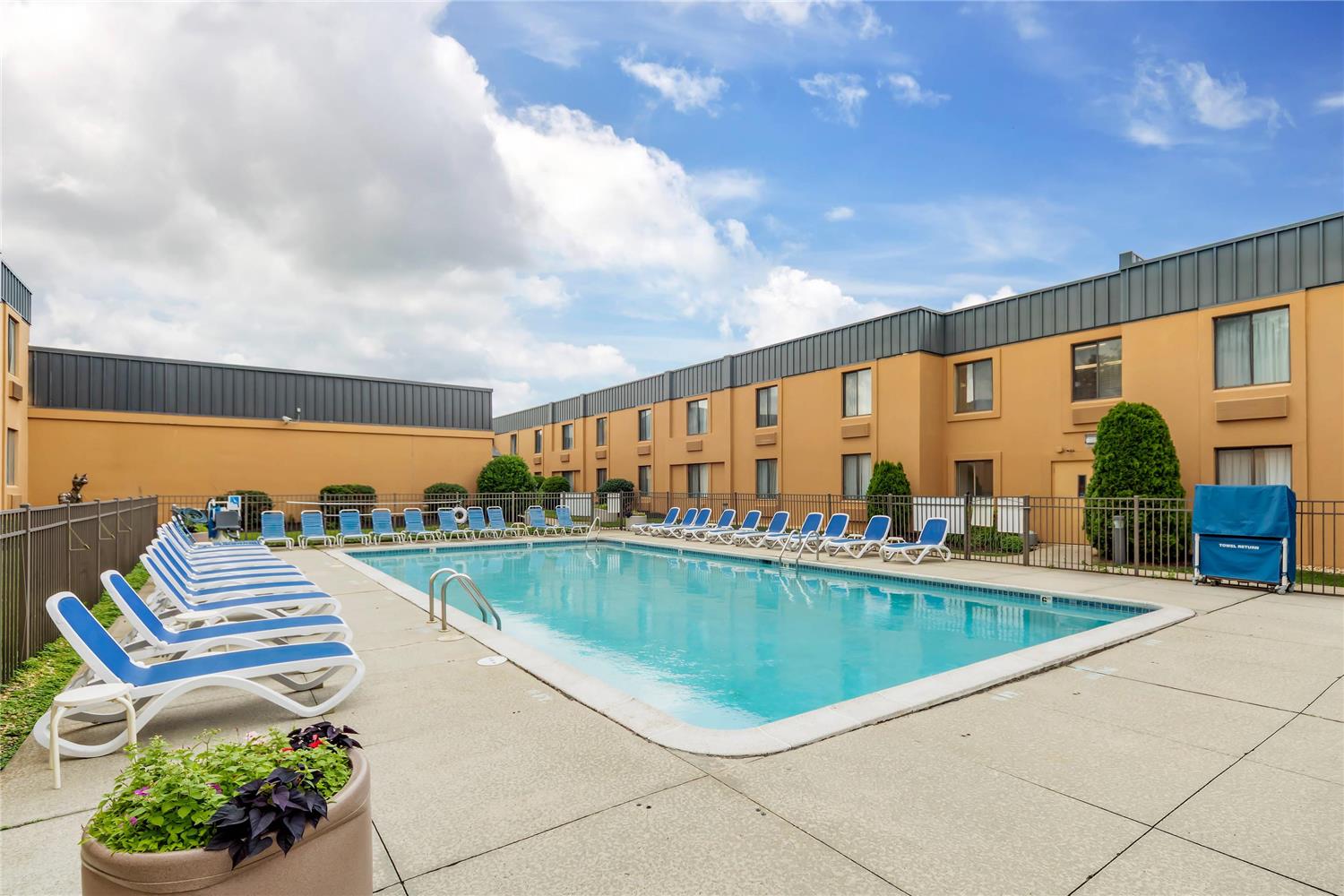 Clarion Hotel & Conference Center Toms River 10/12