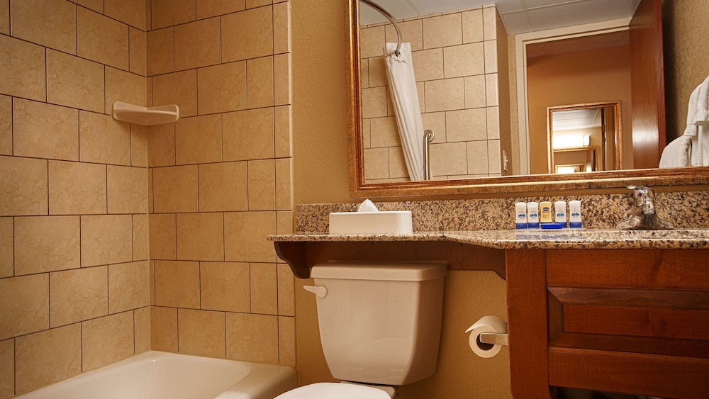 Best Western Plus Mid Nebraska Inn & Suites 24/41