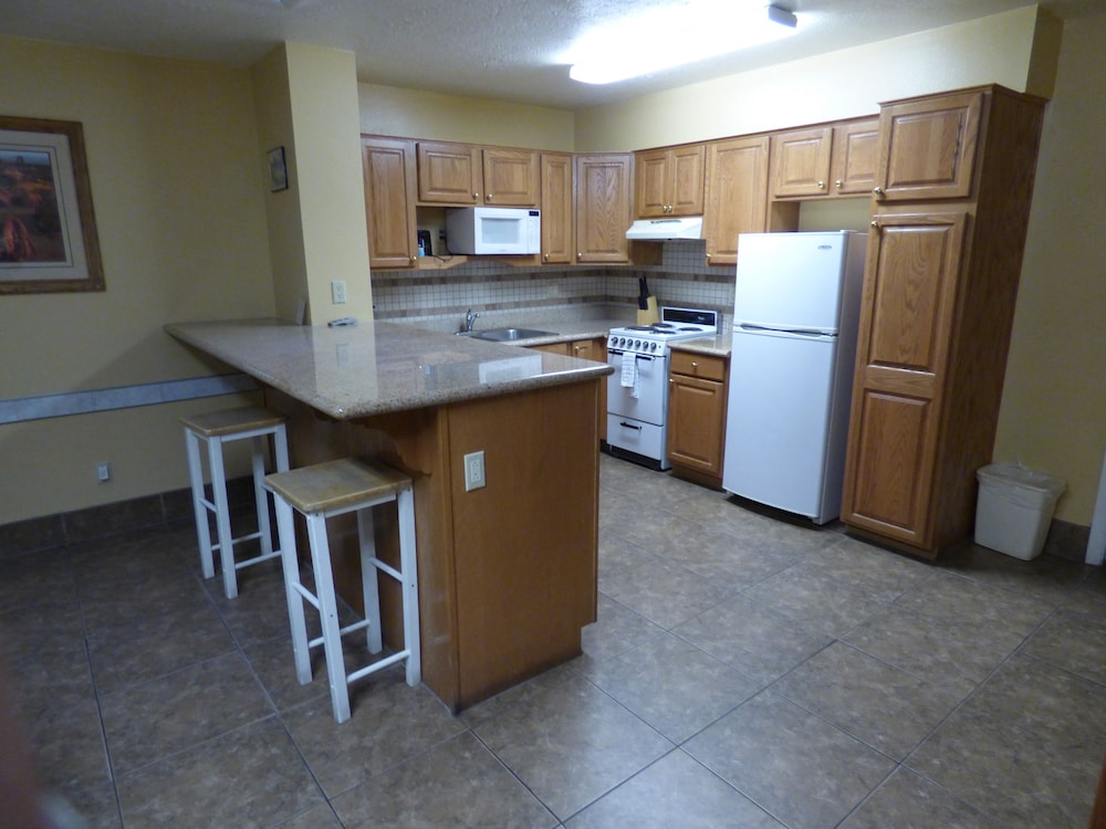 Coronada Inn and Suites 37/47