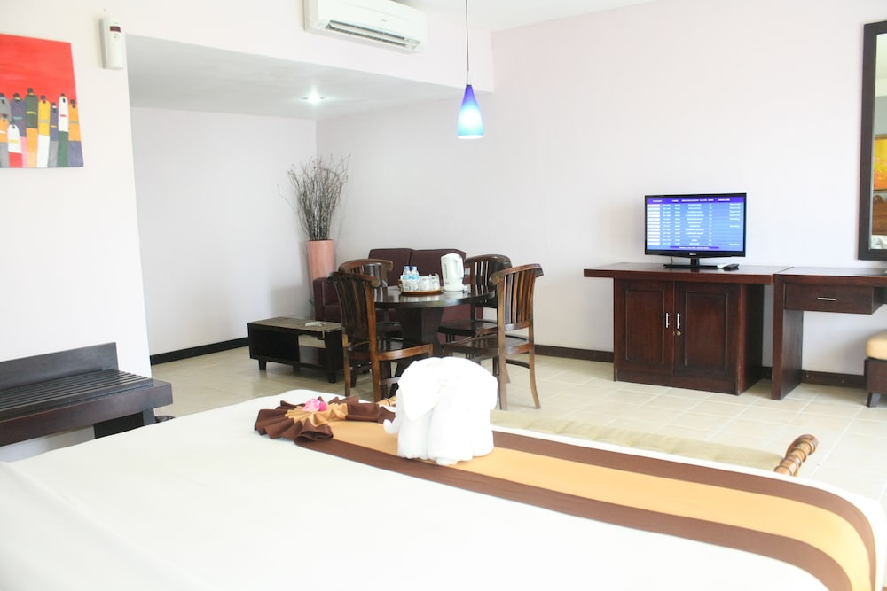 The Grand Santhi Hotel 32/69