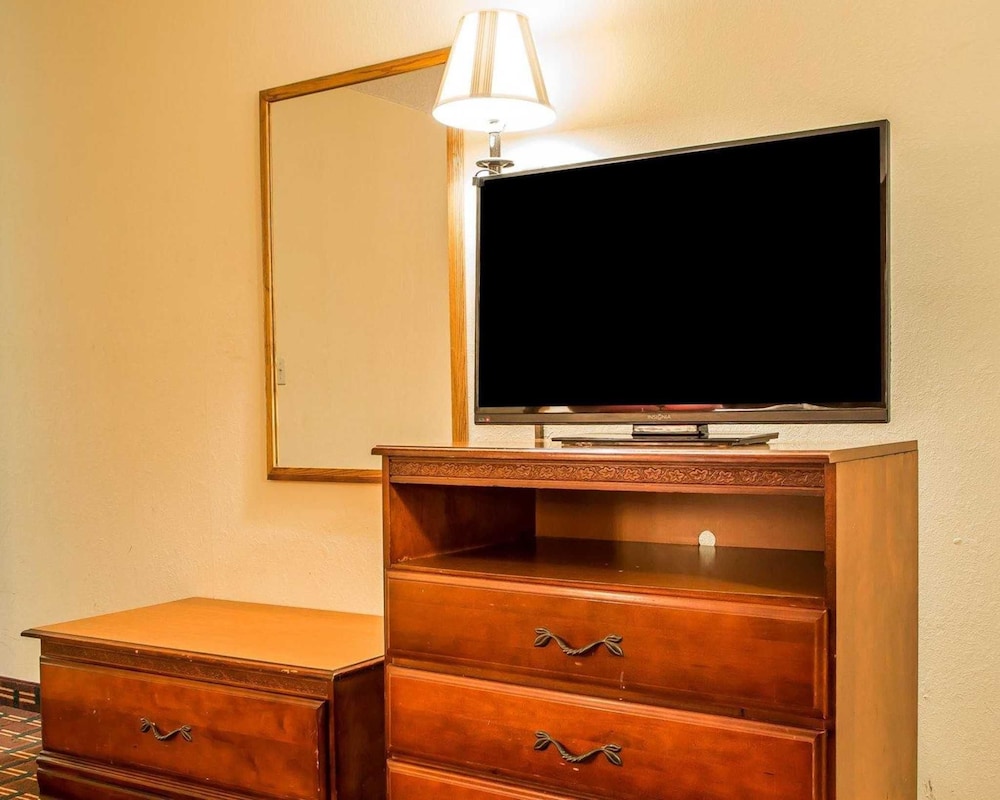 Rodeway Inn Montpelier 24/26