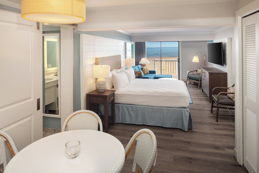 Surfside Hotel and Suites 56/57