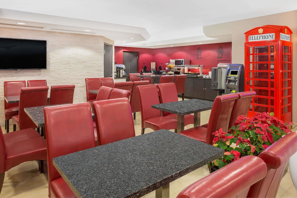 Ramada By Wyndham Miami Springs/Miami International Airport 38/48