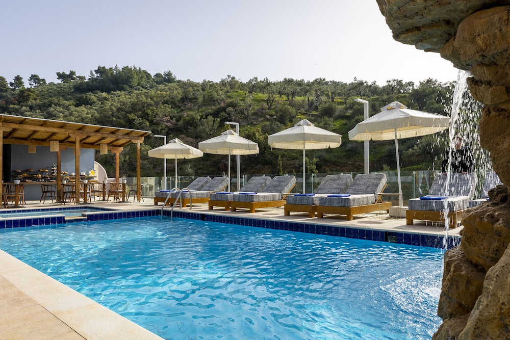 Skiathos Avaton Suites and Villas 64/66