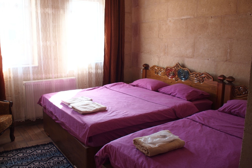 Emre's Stone House 8/50