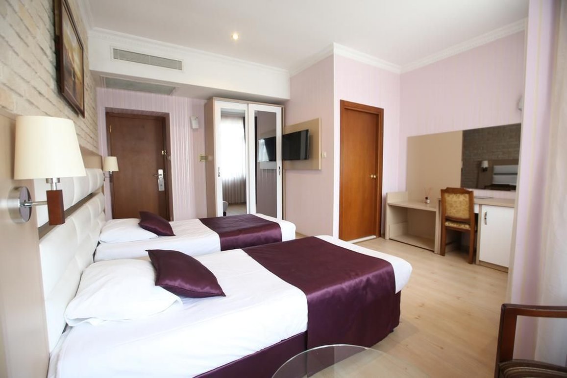 Nil Hotel 22/61