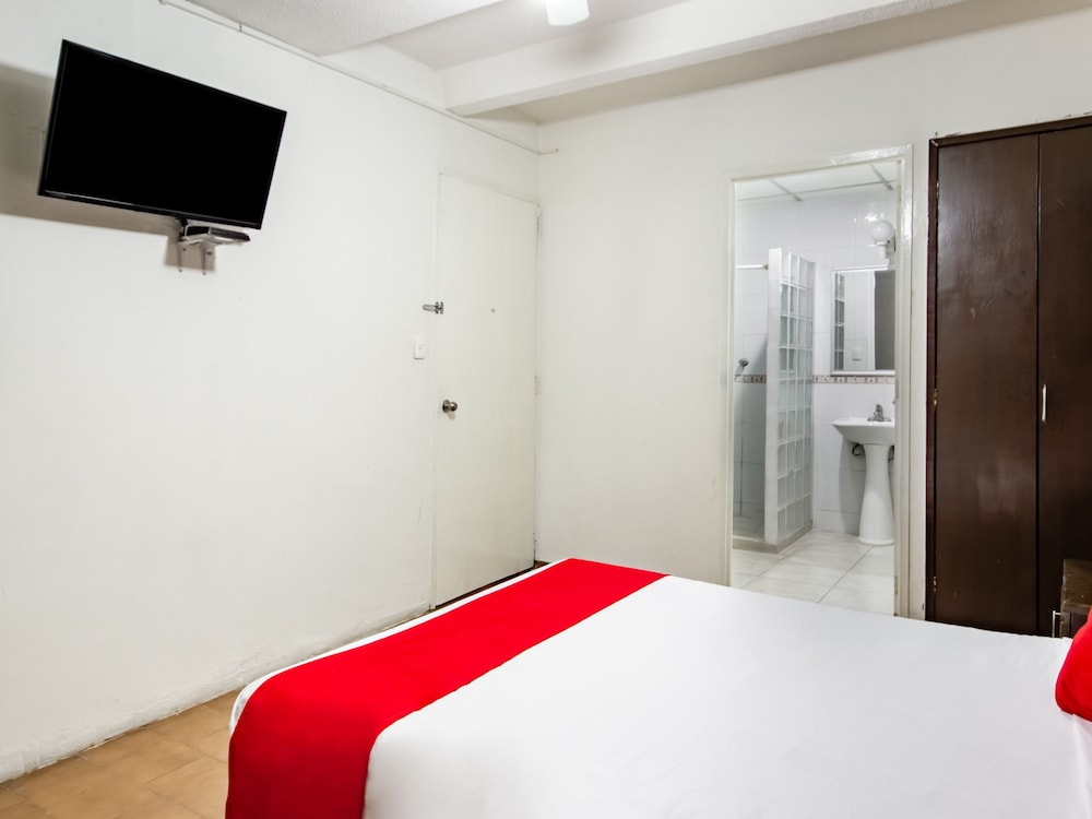 Hotel Halley 7/30